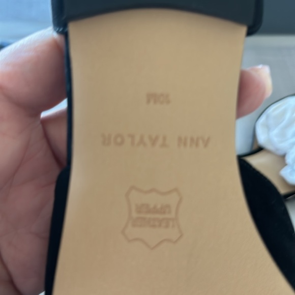 Brand new⭐️never worn Ann Taylor Pointy Tow Suede ankle flats size 10 - Picture 5 of 7